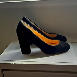 Isola black suede 3" block heels size 6. Excellent used condition